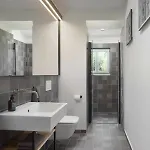 Vincent House Apartment